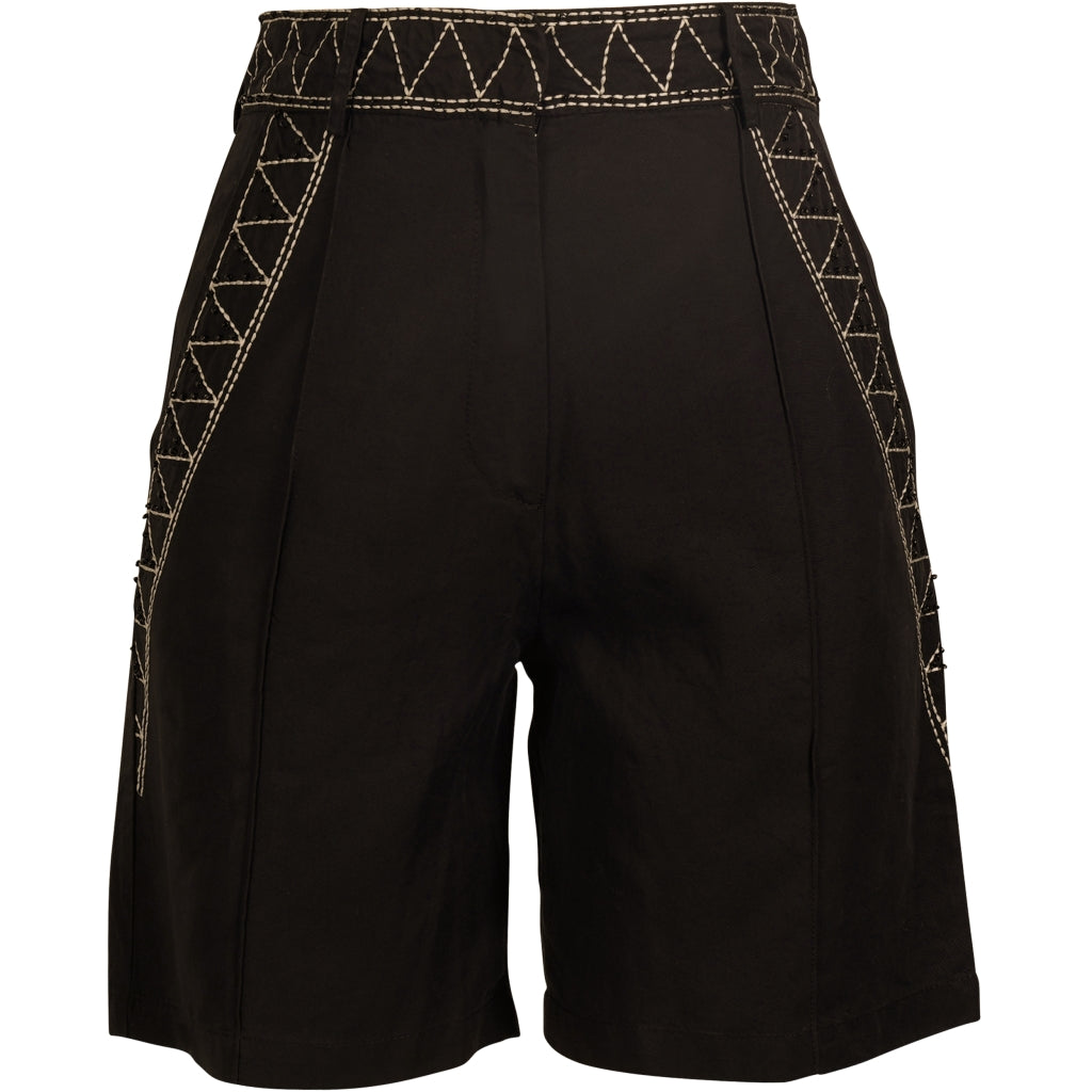 sorte shorts med broderidetaljer. NÜ Zanna Shorts Black
