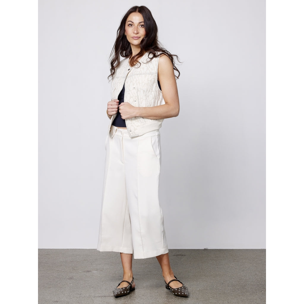 NÜ Alina Shorts | 110 Creme