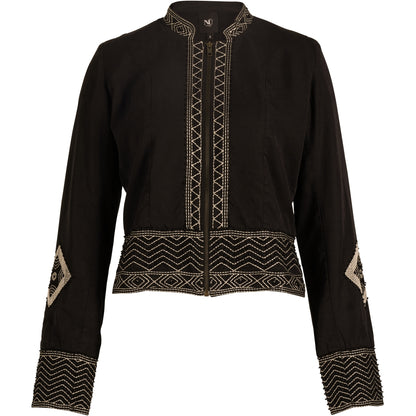 kort sort jakke med broderidetaljer og lynlåslukning. NÜ Zanna Jacket Black