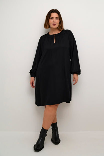 Kaffe Curve Black Deep KCjane Dress kort sort kjole lange ærmer