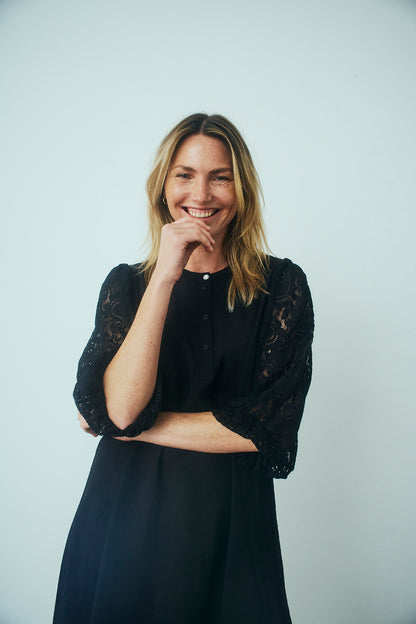 løs sort kjole med 3/4 blondeærmer. Freequent FQABY-DRESS Black