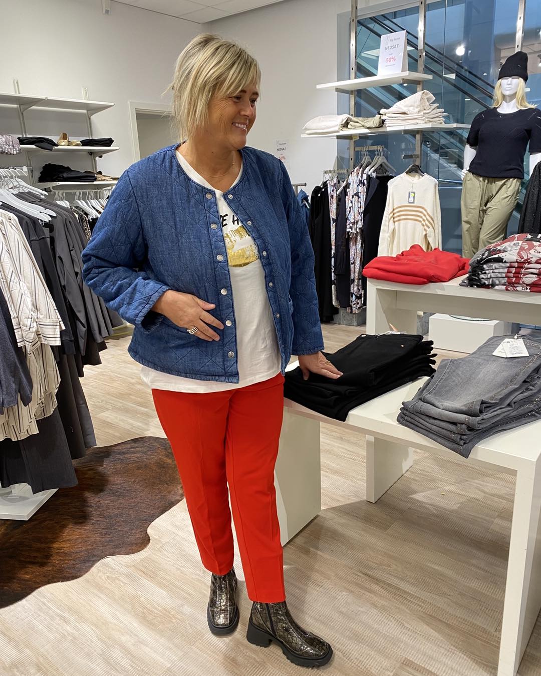 janni med quiltet denimjakke ONLY Carmakoma CARROSA L/S QUILT JACKET DENIM