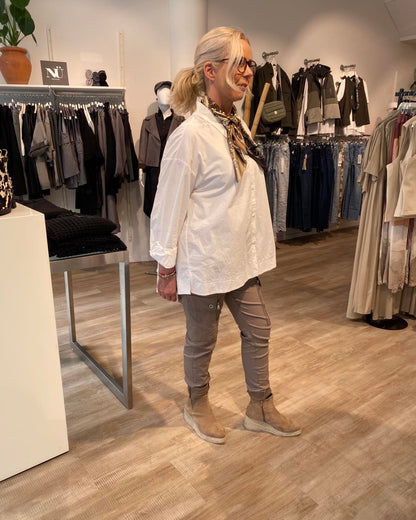 lene med hvid skjorte med løs pasform. Freequent FQJALLY SHIRT Brilliant white