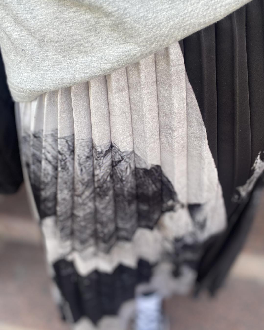 mønstret sort hvid nederdel fra nü