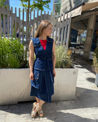 marie med NÜ Ziga denimkjole i flere lag