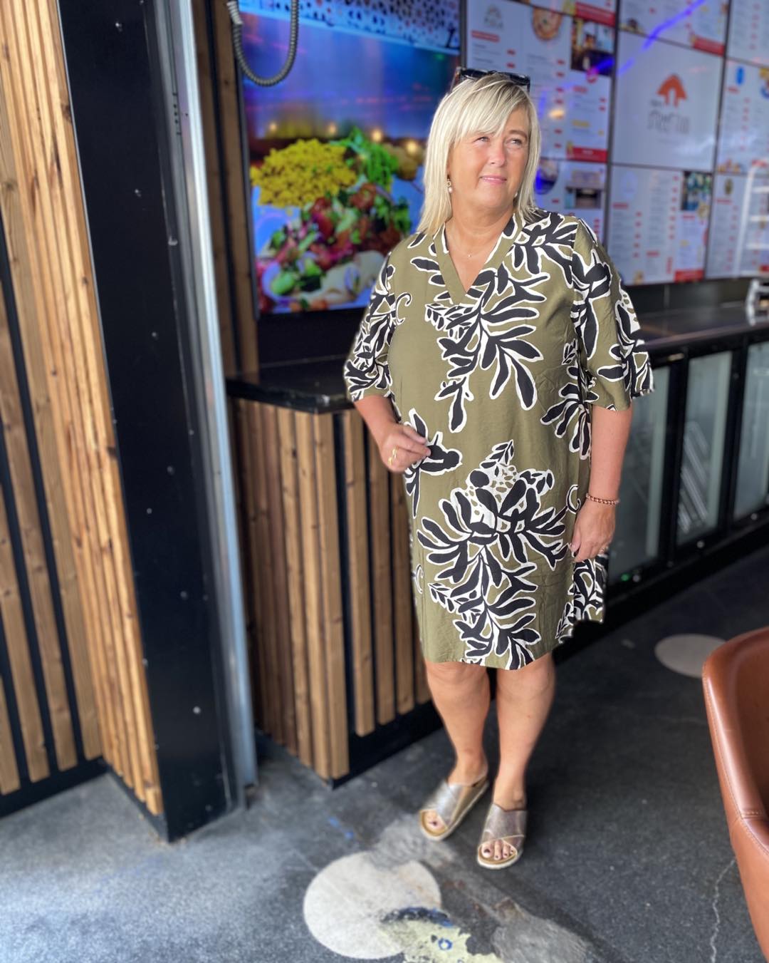 Janni i grøn kjole fra wasabi