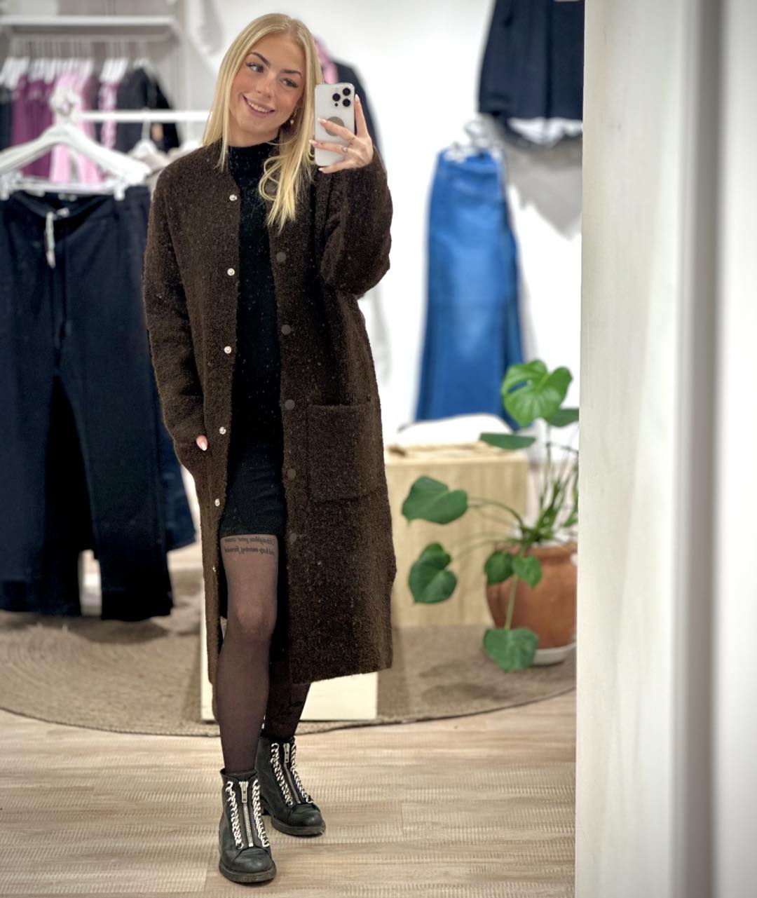 lang brun cardigan med knapper