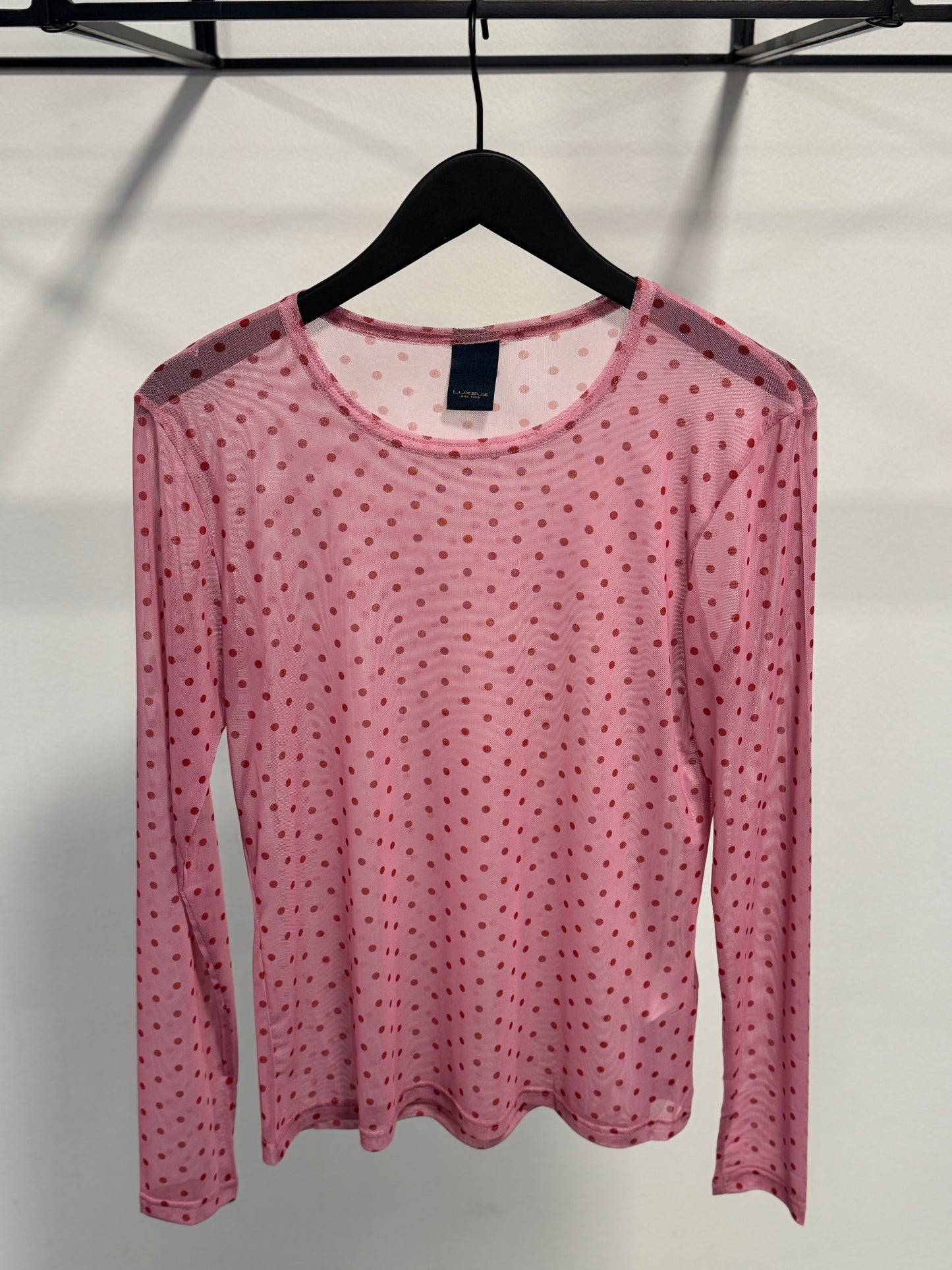 LUXZUZ // ONE TWO Mesh bluse med prikker – Pink Lady