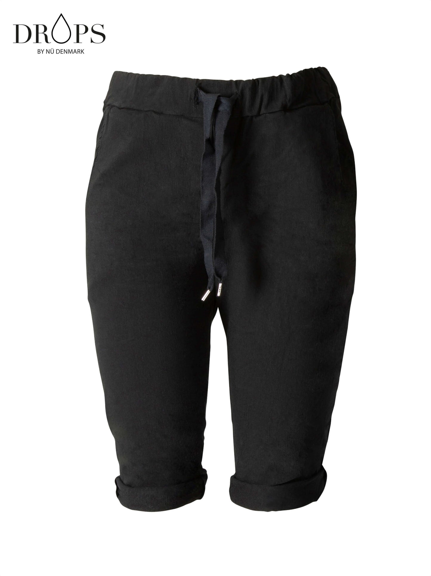 sorte capri shorts med elastik og bindebånd. NÜ Uta Capri Shorts Black