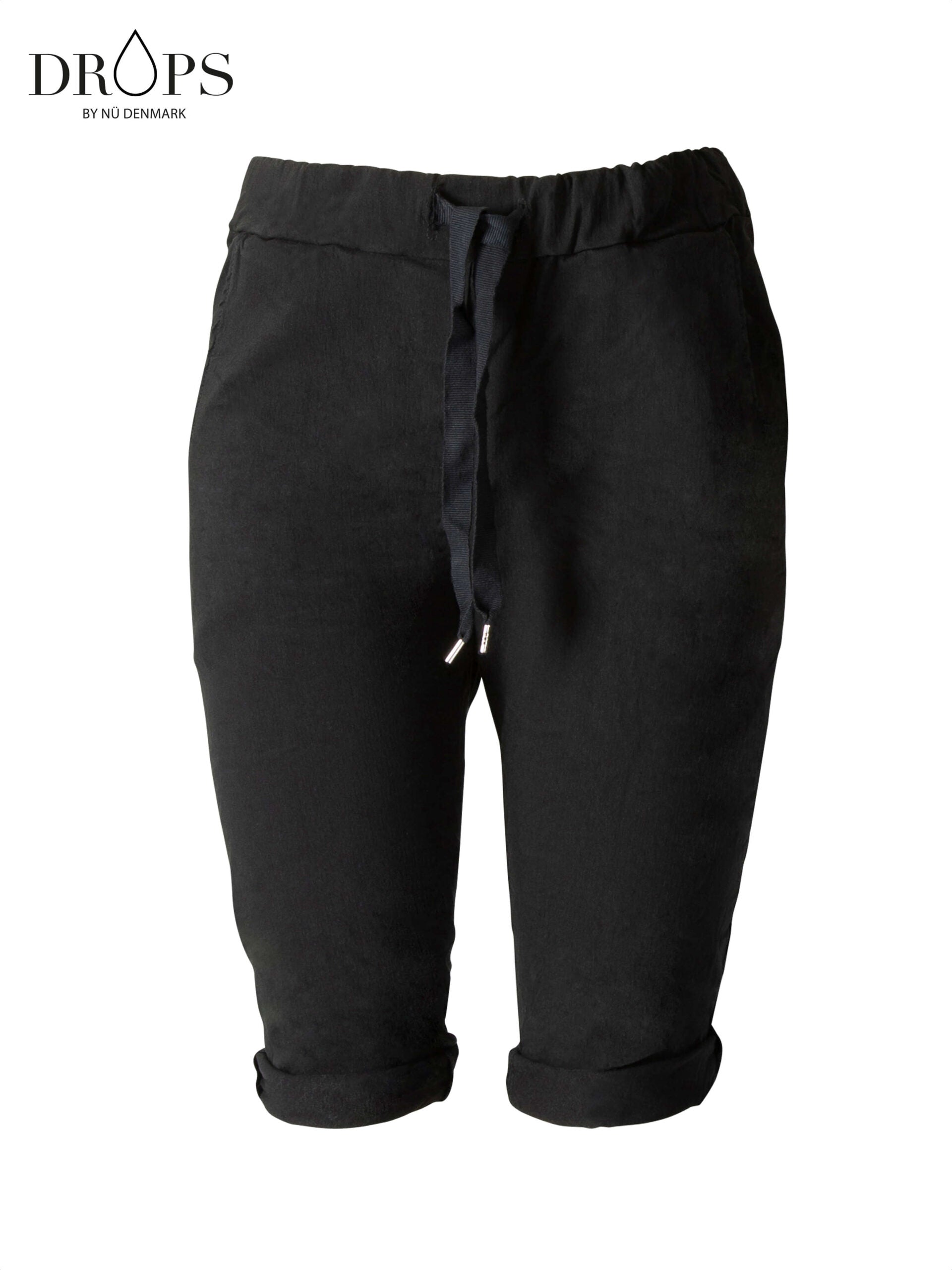 sorte capri shorts med elastik og bindebånd. NÜ Uta Capri Shorts Black
