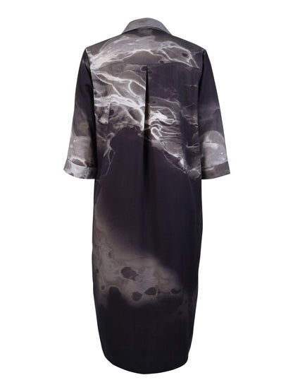 Ryggen af tunika kjole med 2/4 ærmer og længde til knæet NÜ Xoey Tunic Dress Black mix