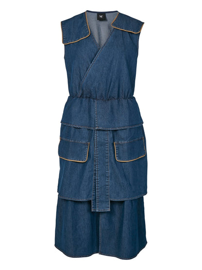ærmeløs blå denimkjole med skørt i flere lag. NÜ Ziga denimkjole