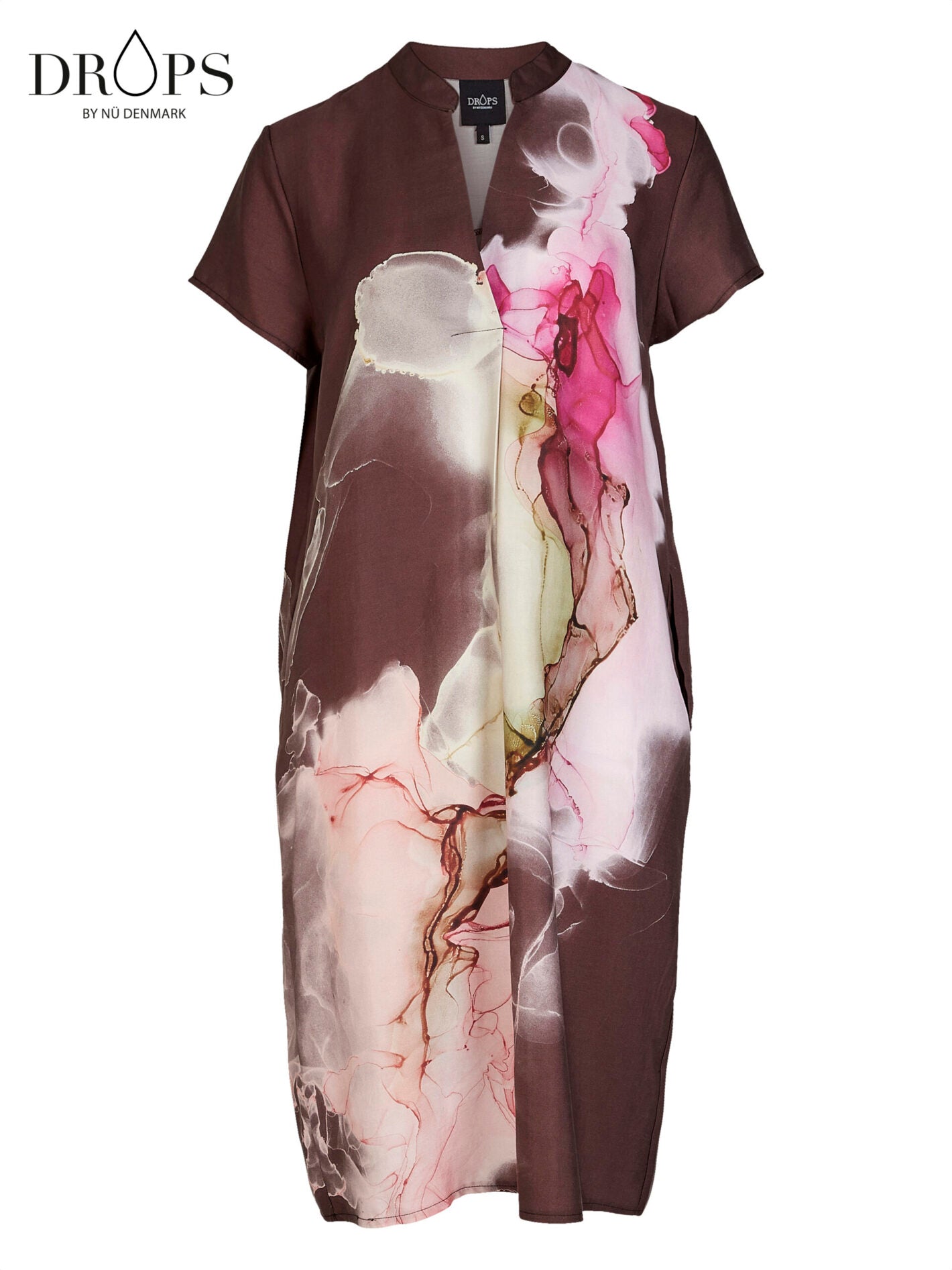 kortærmet kjole med print og løs pasform. NÜ Zoya kjole Grape Mix