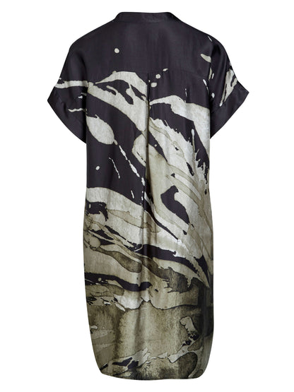 bagpå kjole med print. NÜ Abbi Tunic Dress Army Mix