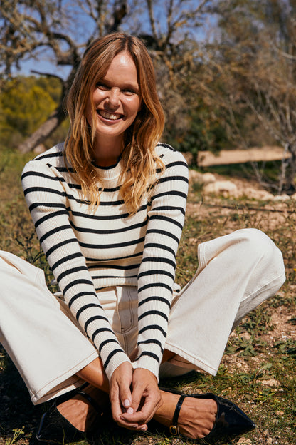 Freequent Tofu w. Black PULLOVER | FQMANDY-PULLOVER