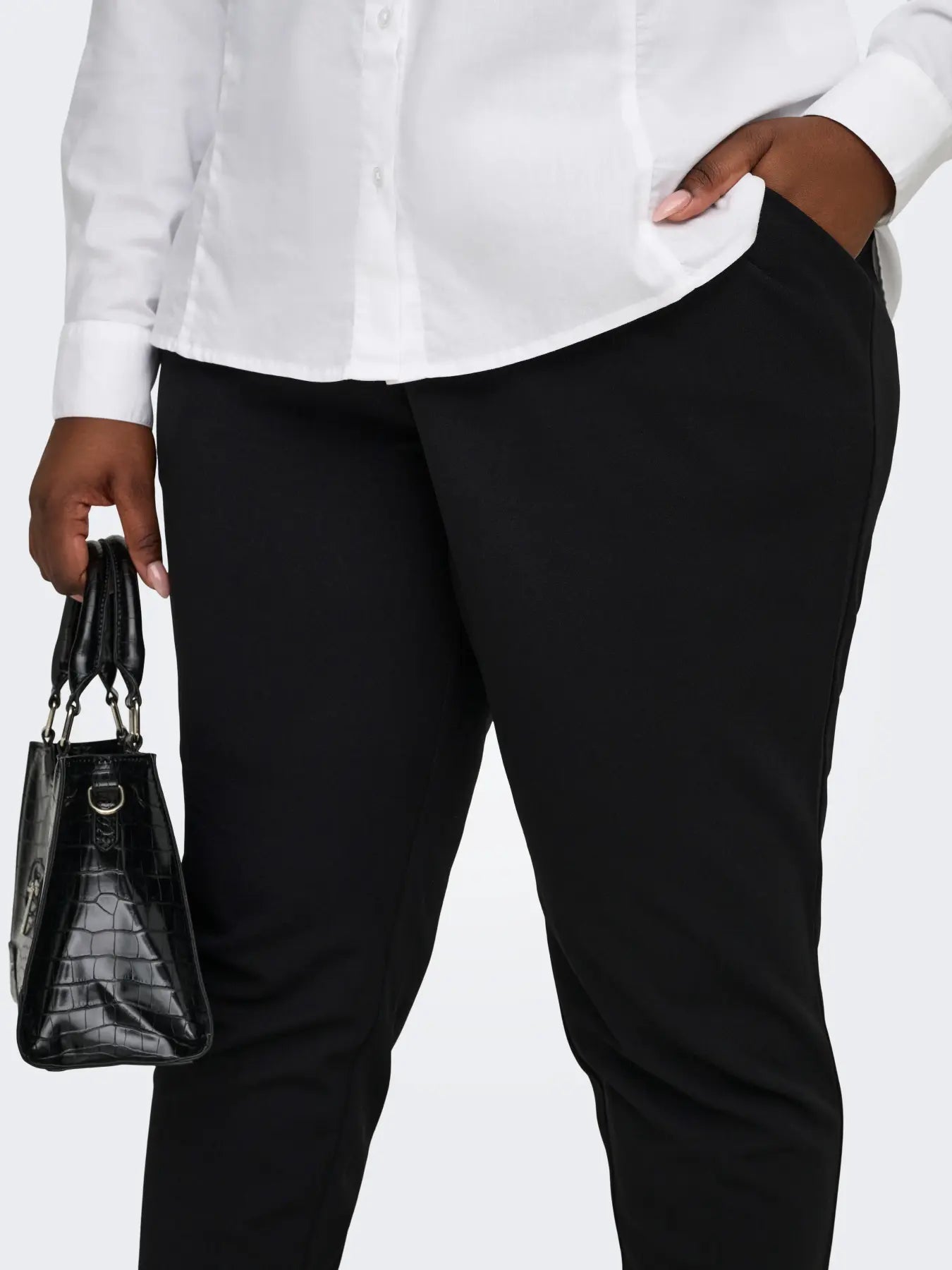 ONLY CARSANIA BUTTON CAPRI - Black