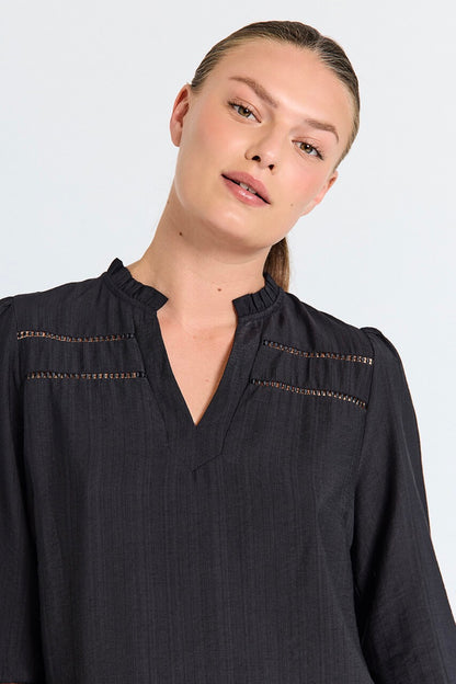 v hals på sort bluse Freequent FQANTINA-BLOUSE Black