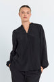 sort bluse med v-hals. Freequent Black FQTESSY-BLOUSE
