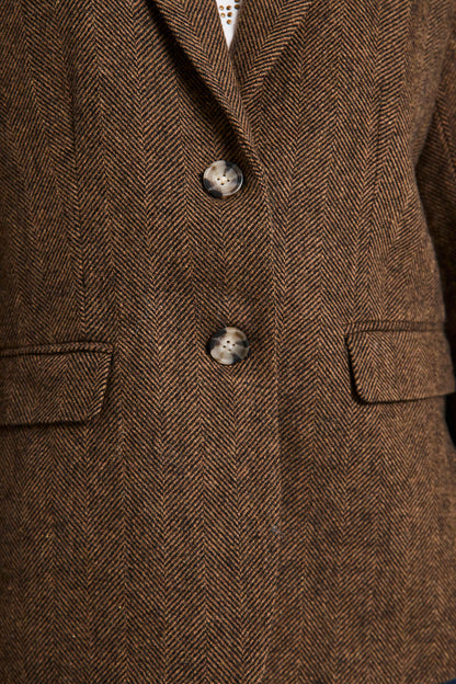 knapper på brun blazer med knaplukning. Freequent FQZANGO-JACKET Coffee Bean w. Black