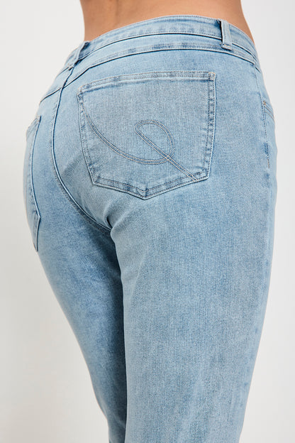 closeup af baglomme på blå jeans i en lys denim. Freequent FQHARLOW-JEANS Light Blue Denim