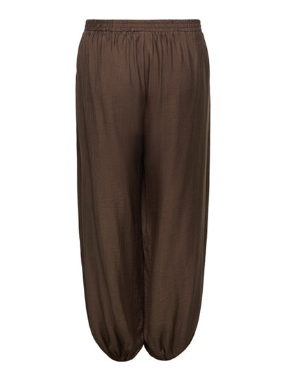 bagpå brune bukser ONLY Carmakoma CARCAMILLE Pant Chocolate Martini