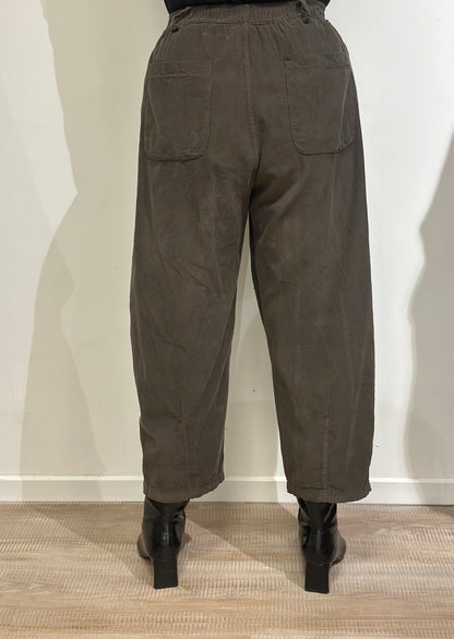 MIND by lene ballon bukser i baby fløjl | grå brun