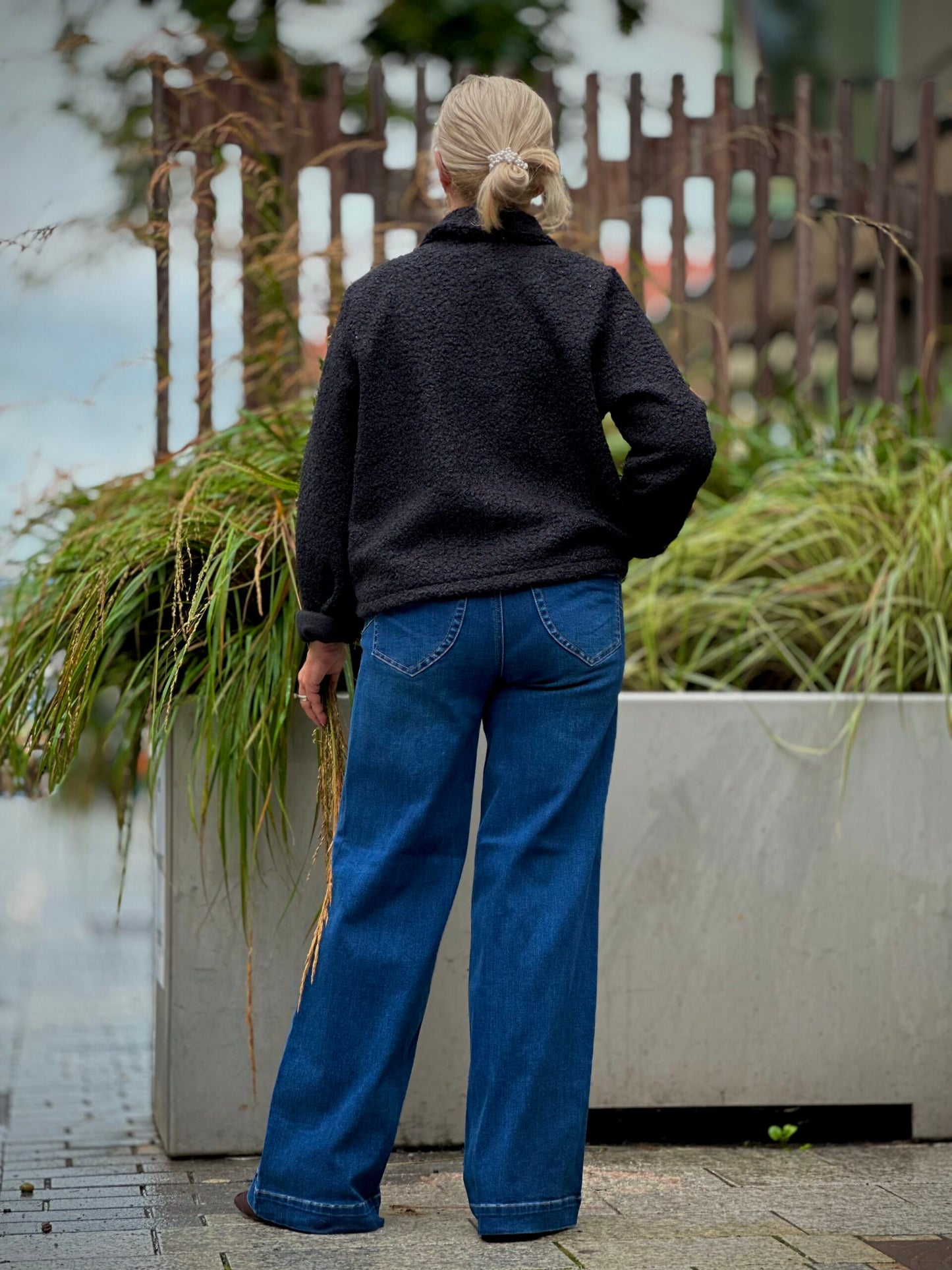 MIND by lene kort sort jakke