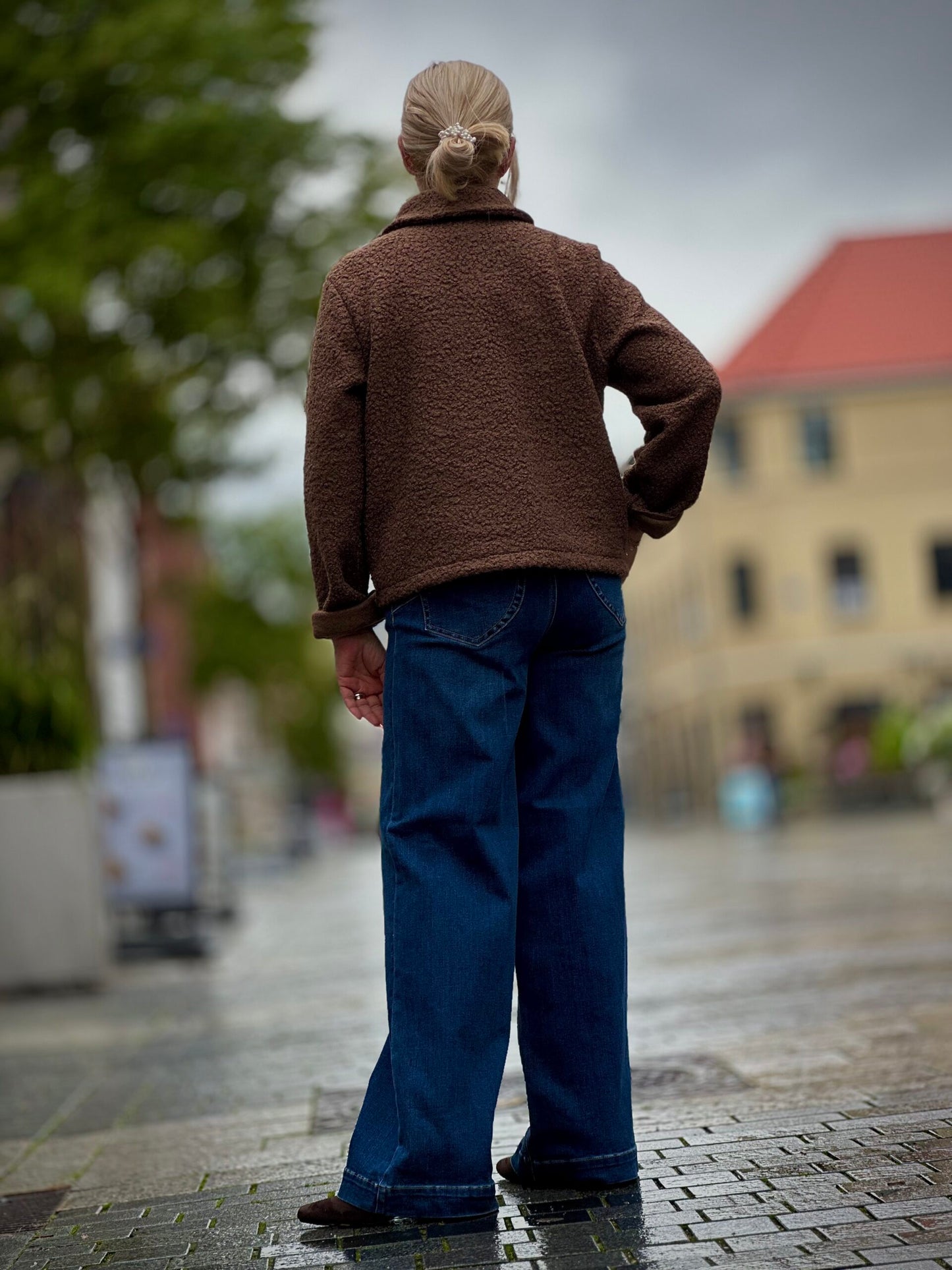 MIND by lene kort brun jakke