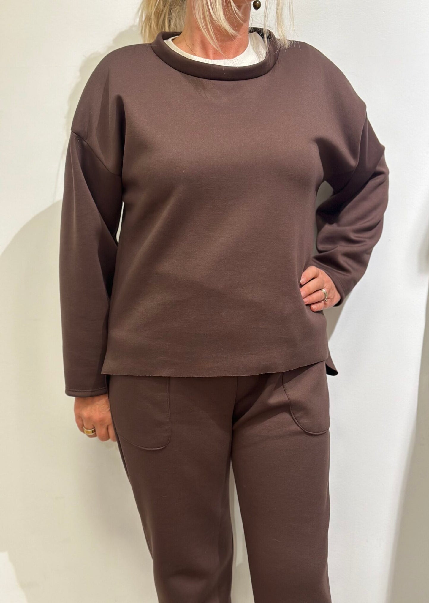 MIND by lene bluse længere bagpå | brun