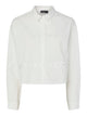 kort hvid skjorte t-shirt med broderet blomsterdetaljen ved taljen. PIECES PCSILENE LS SHIRT WVN Cloud Dancer