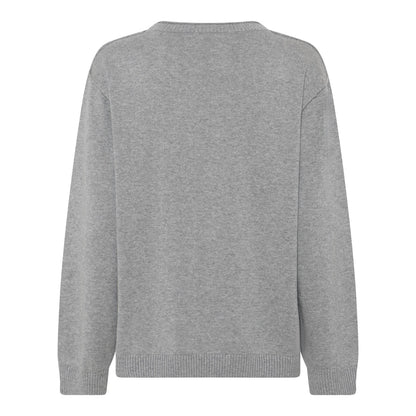 ryggen af grå strik med lille sort broderes HUMBLE logo foran. Humble JazzHbs pullover Light grey melange
