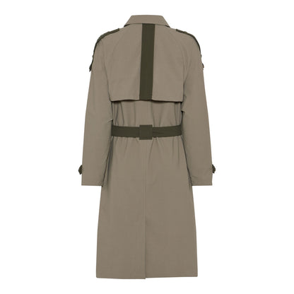 ryggen af beige trenchcoat jakke med army grønne skulderstropper og bundebånd i taljen. Humble JulesHbs jacket Khaki combi