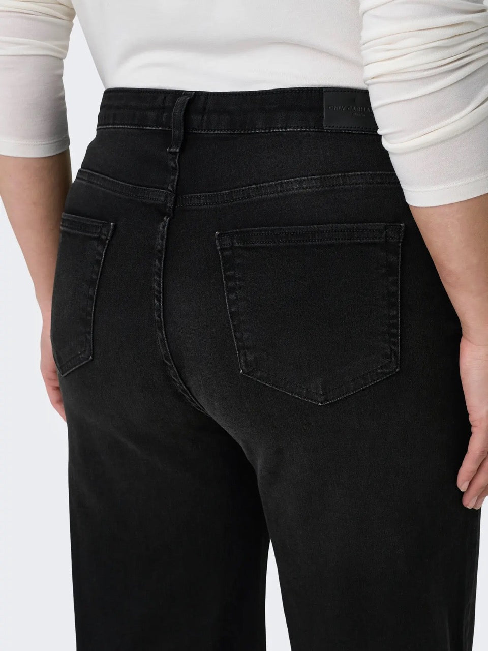 ONLY Carmakoma CARWILLY HW WIDE JEANS | Black Denim
