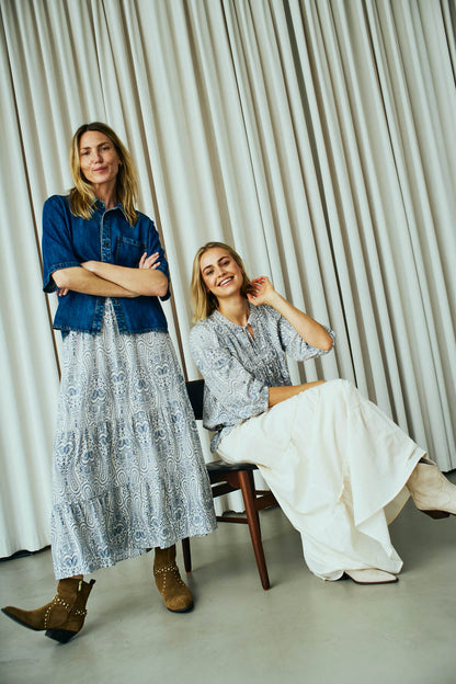 model med nederdel og kortærmet denimbluse Freequent FQMILO-SHIRT Medium Blue Denim