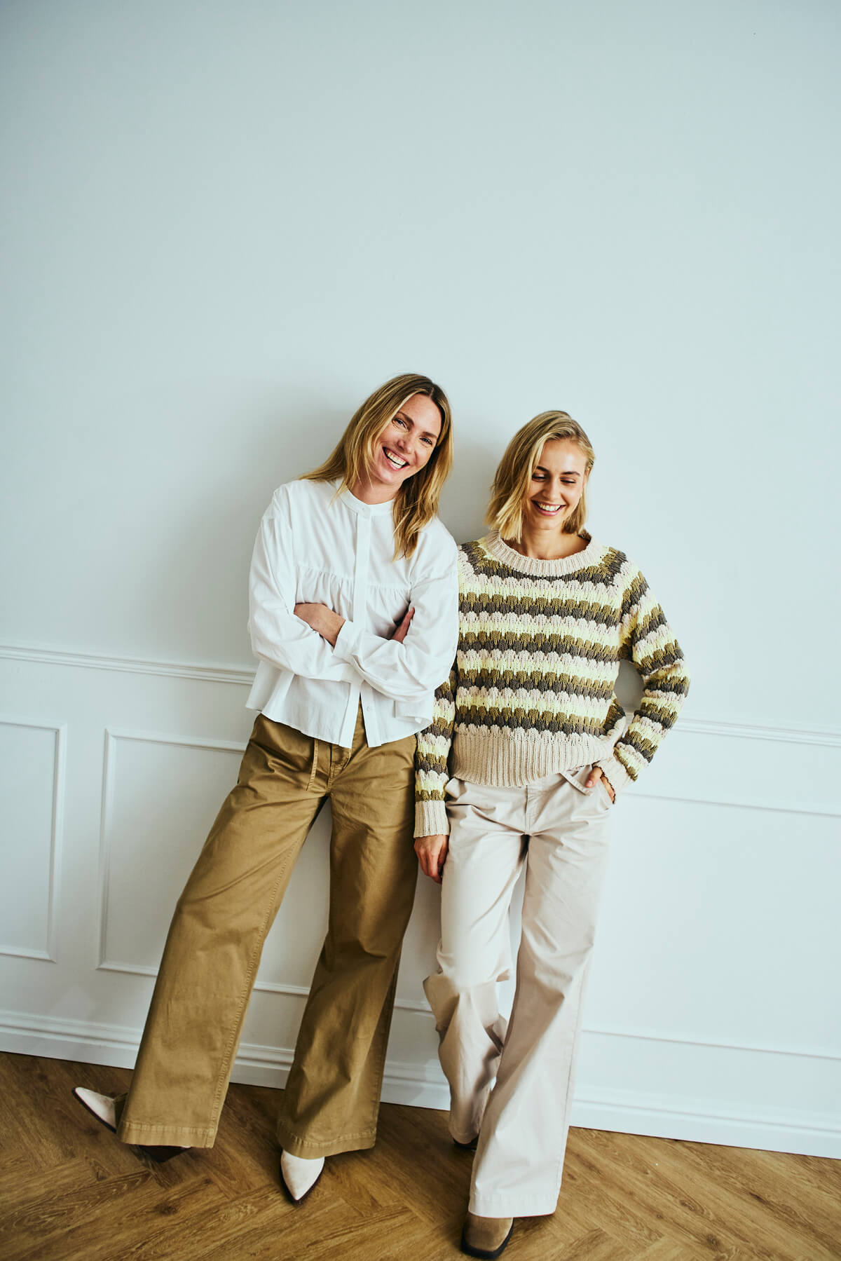 model med lysebrune bukser Freequent FQINGA-PANTS Antique Bronze