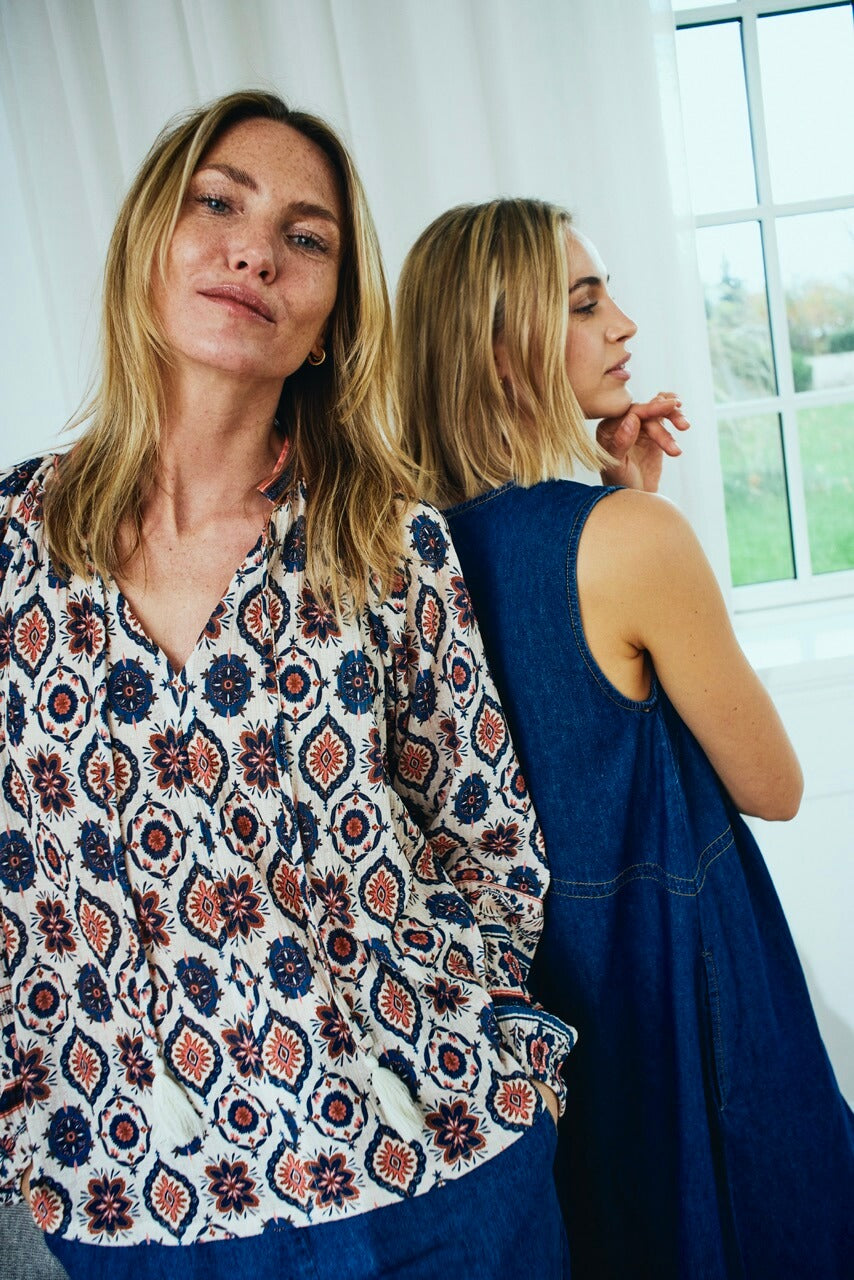 model med mønstret bluse Freequent FQNOMES-BLOUSE Moonbeam w. Baked Apple