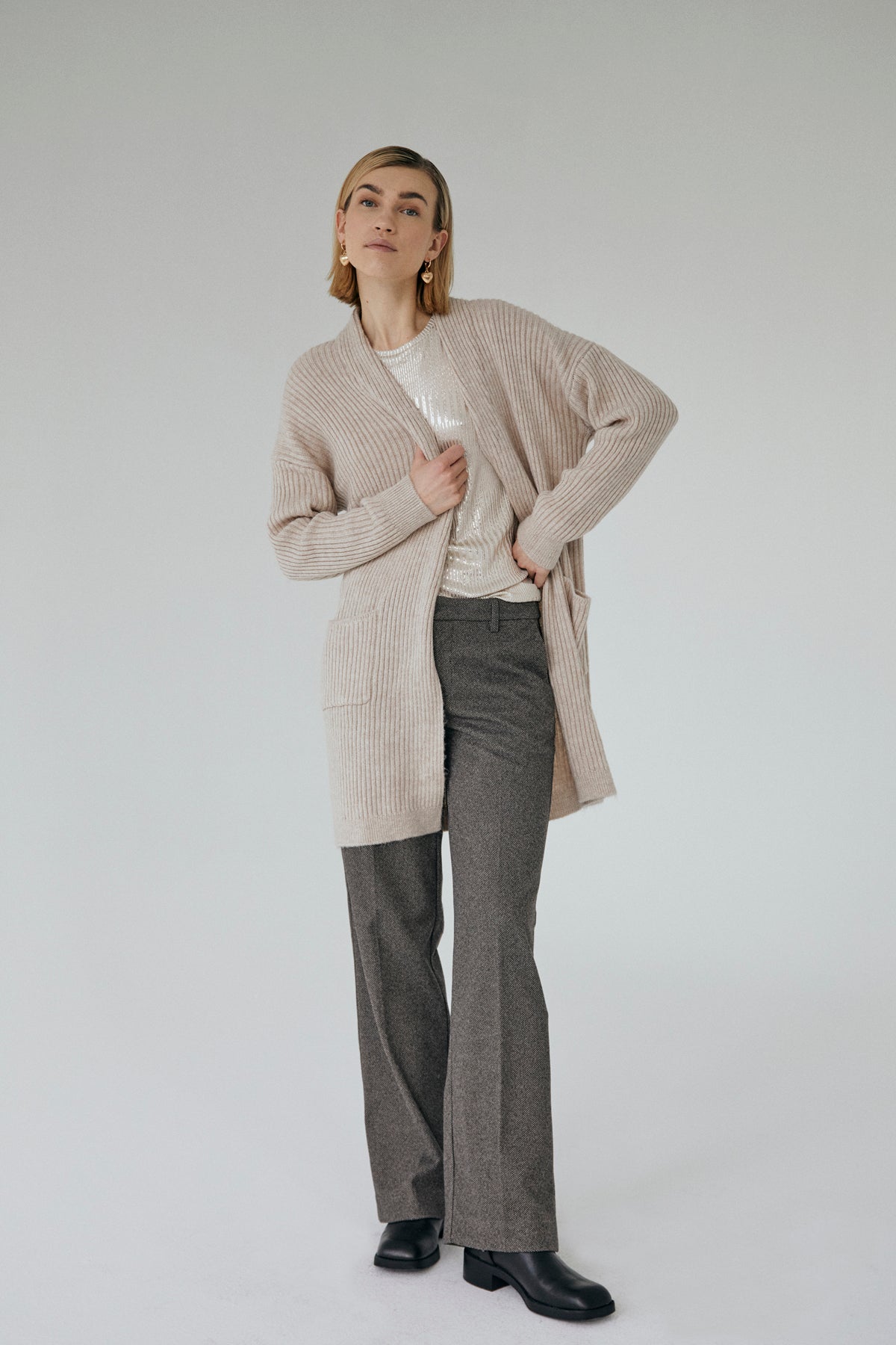 mellemlang beige cardigan åben foran Freequent FQALONA-CARDIGAN Moonbeam