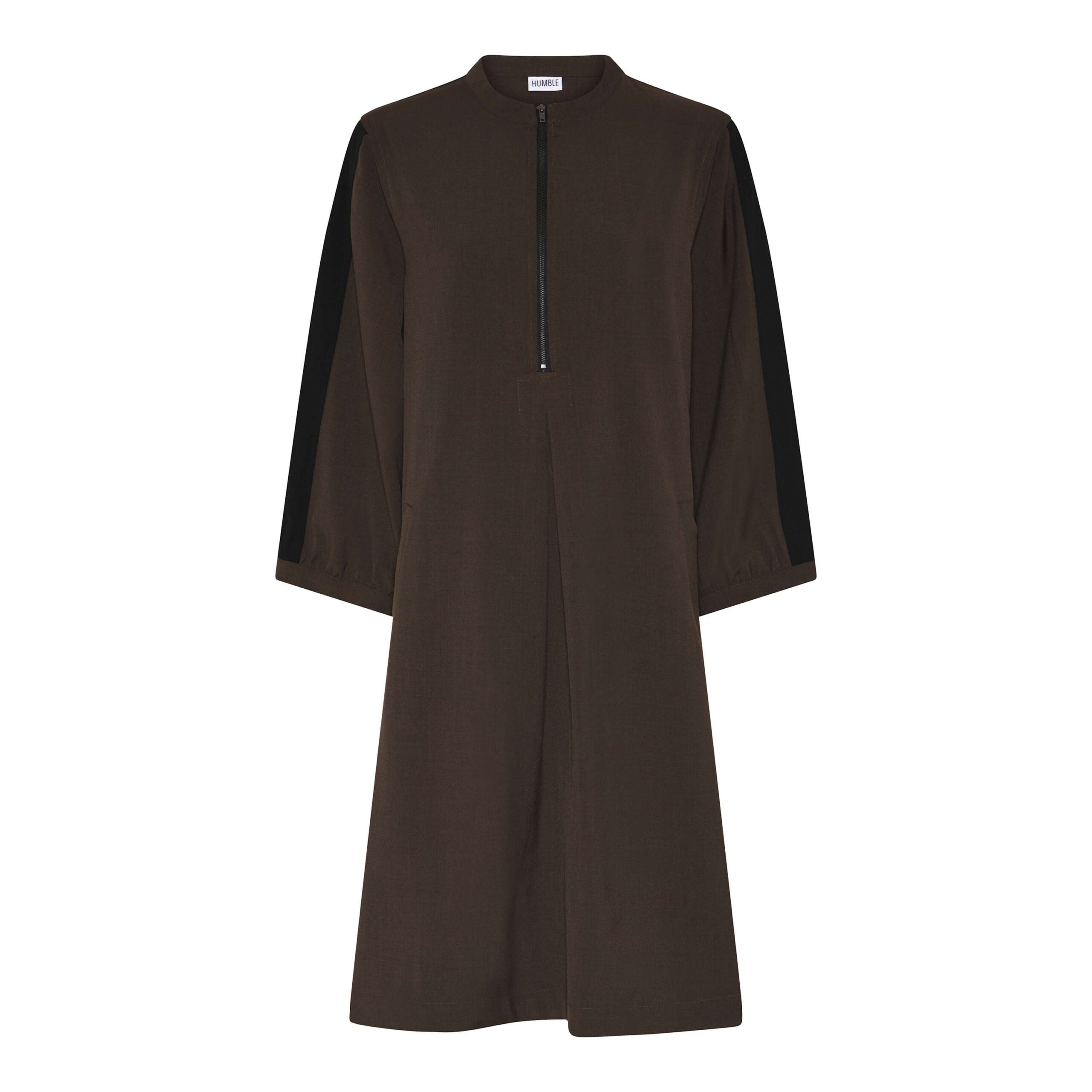 brun kjole med sorte detaljer. Humble MendyHbs dress Brown combi