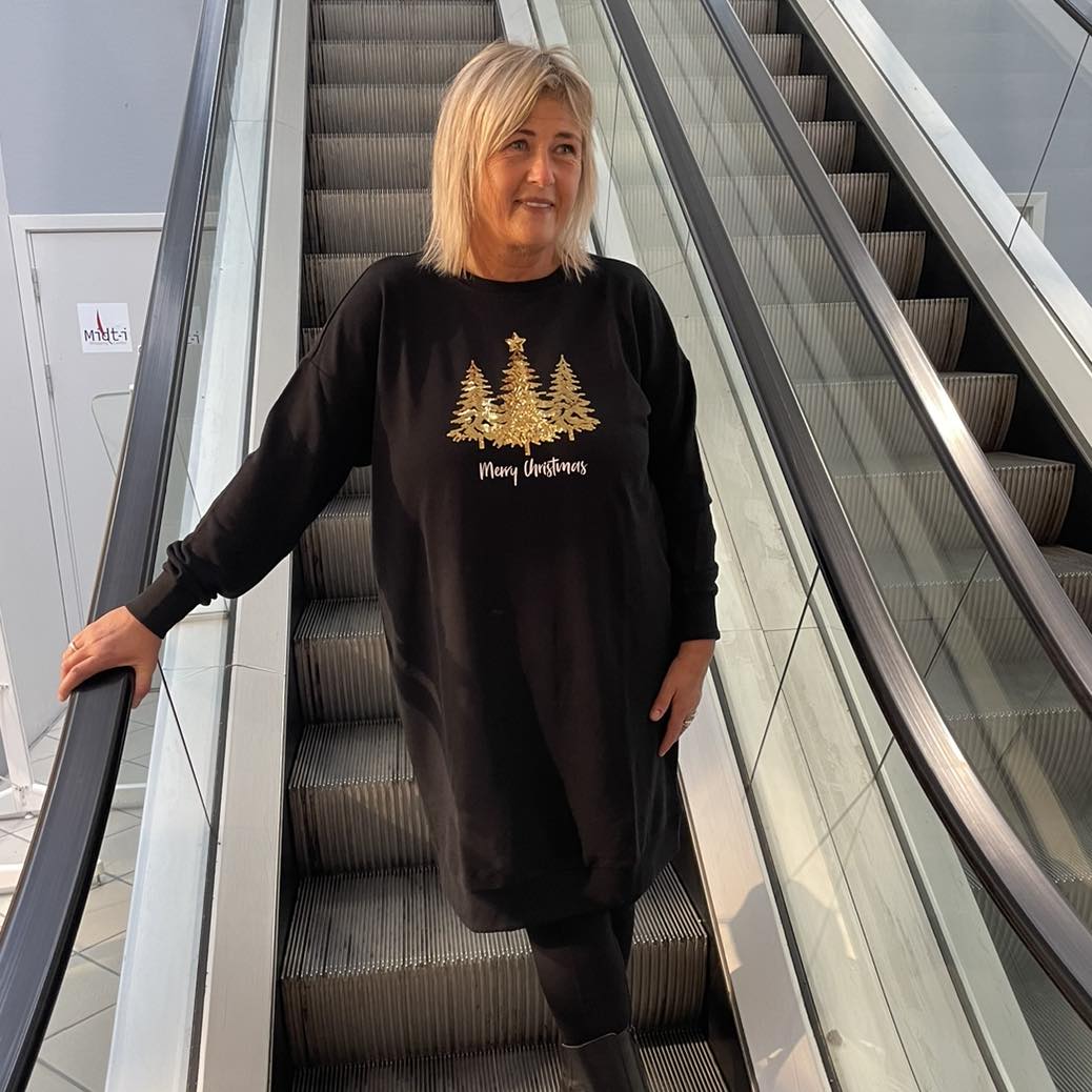 ONLY Carmakoma Black FRONT PRINT GOLD CHRISTMAS TREES Midi Dress CARXMAS LS O-NECK DRESS SWT JRS