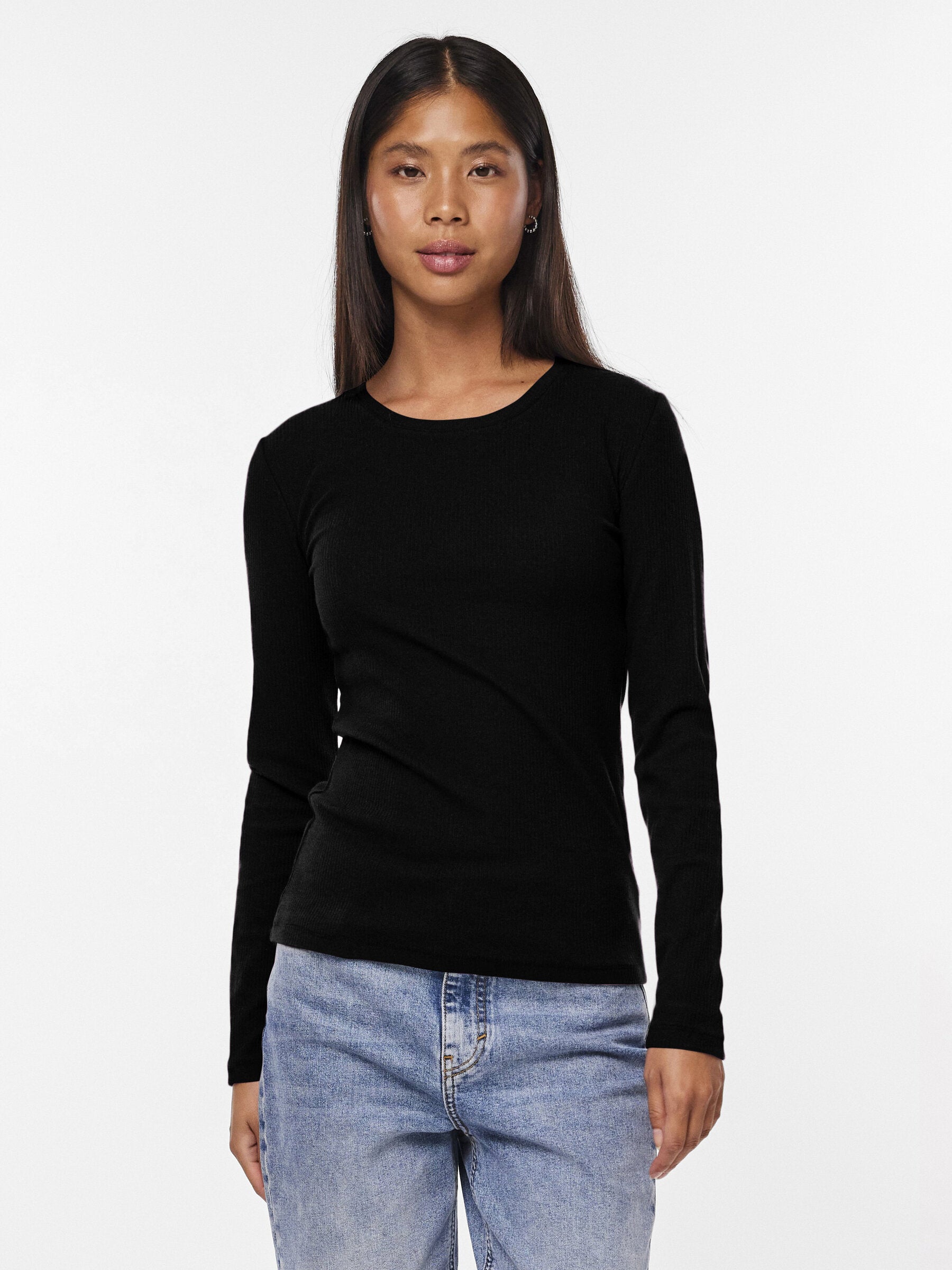 PIECES Black T-Shirt PCRUKA LS TOP NOOS BC