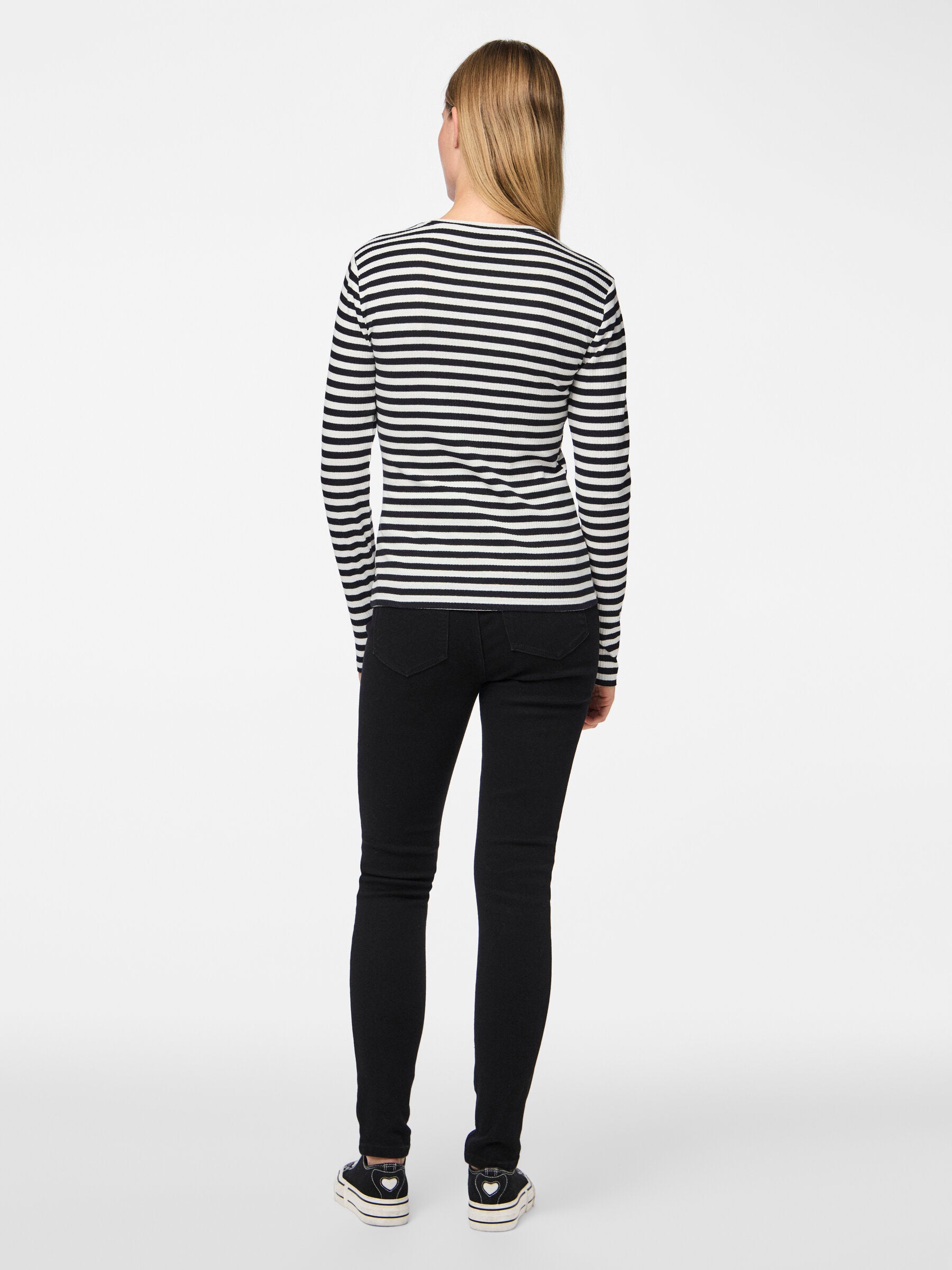 PIECES Cloud Dancer BLACK T-Shirt PCRUKA LS TOP NOOS BC