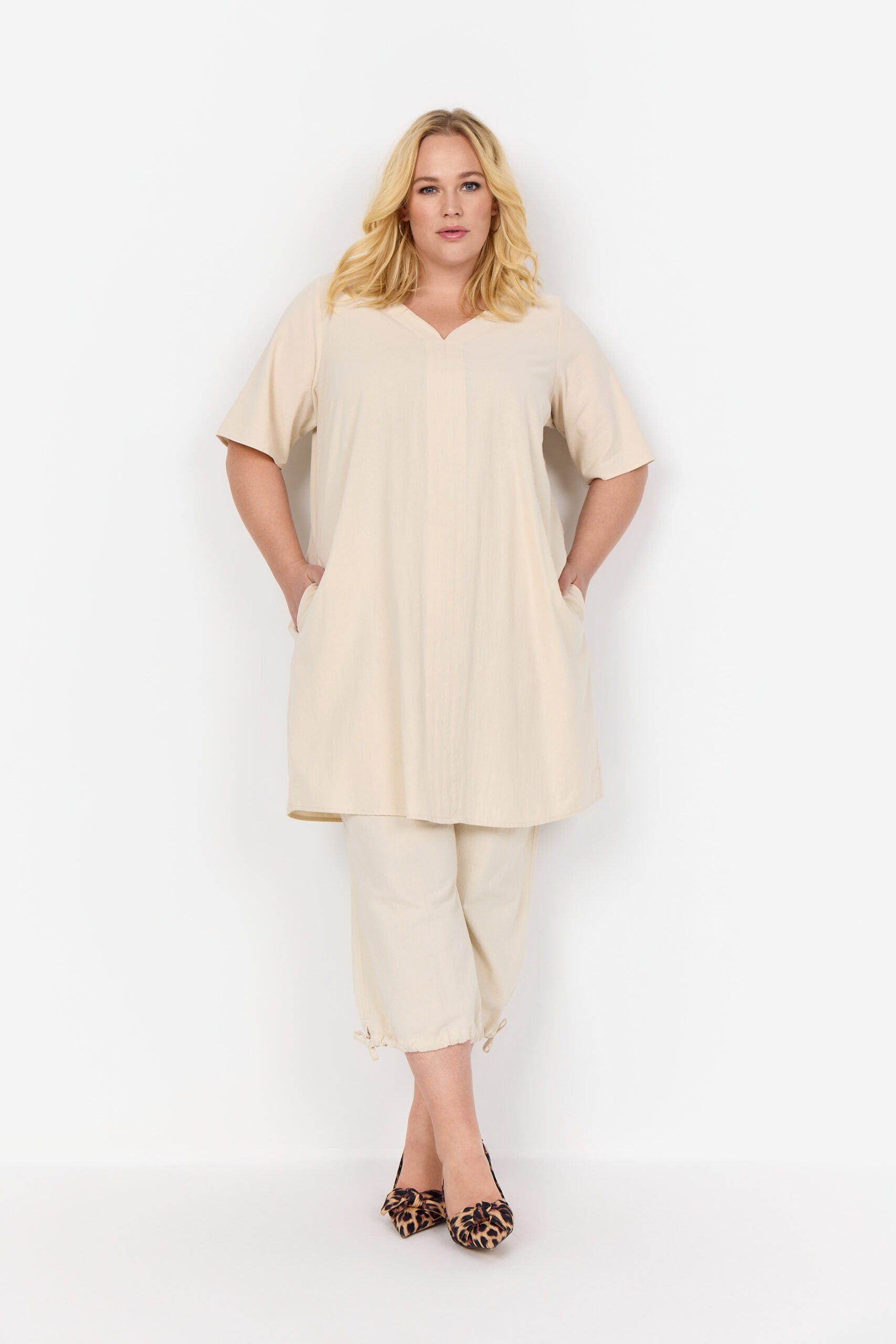 sandfarvet tunika med lommer Wasabi WA-ERICA 7 Sand