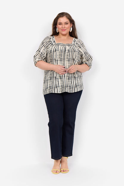 Wasabi Cream Blouse WA-VARINKA 2 mønstret bluse