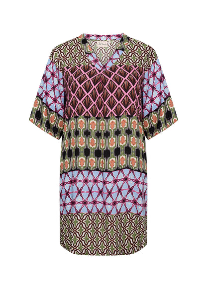 kortærmet mønstret kjole i mange farver med v-hals. Wasabi WA-MELIKA 3 Kjole Wild Rose Combi