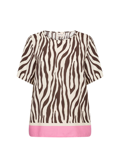 kortærmet mønstret t-shirt med zebraprint og en pink kant forneden. Wasabi WA-MANDIE 1 T-shirt Hot Fudge Combi