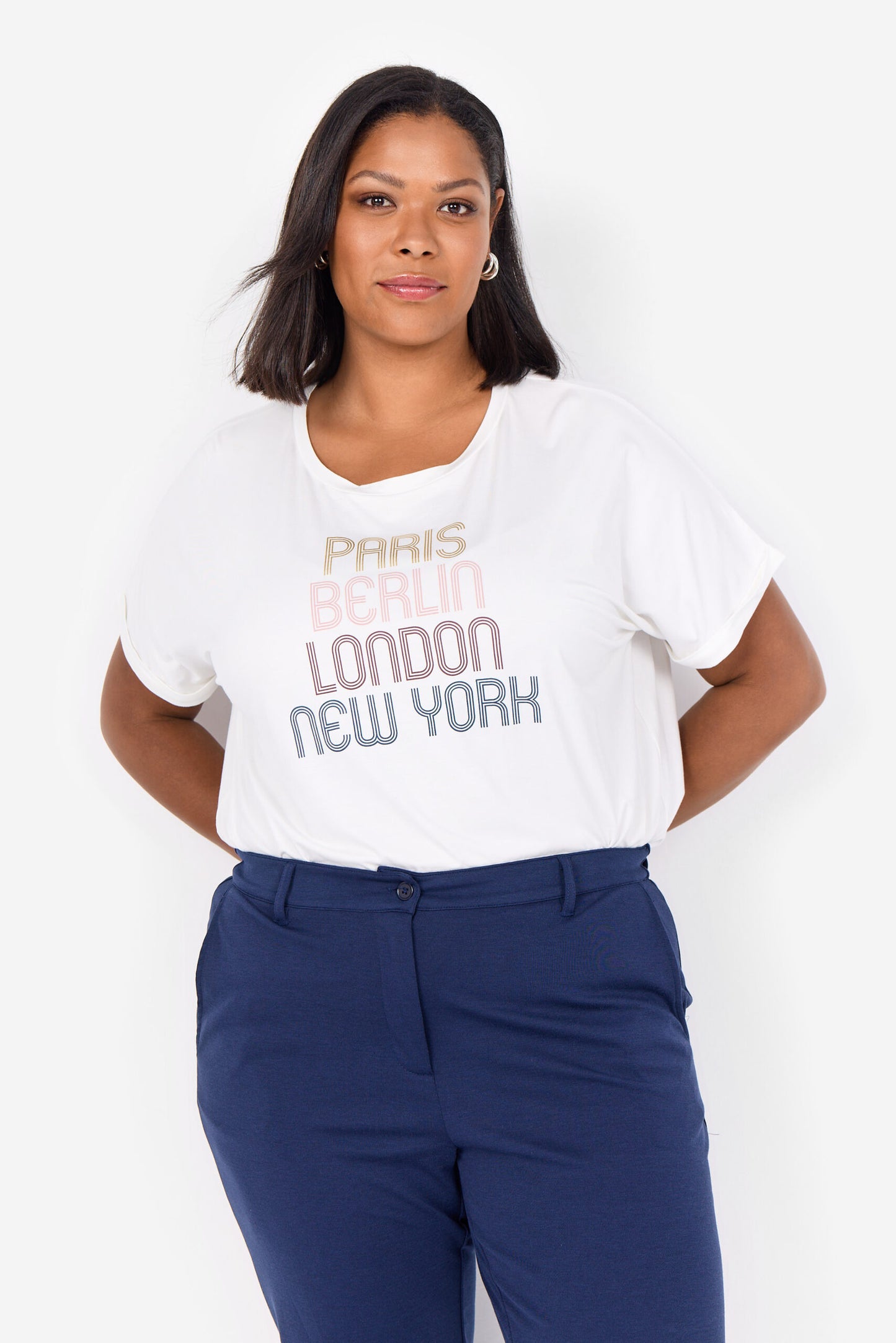 Wasabi Offwhite T-shirt WA-SIBILLE 7 hvid t-shirt med tekst foran