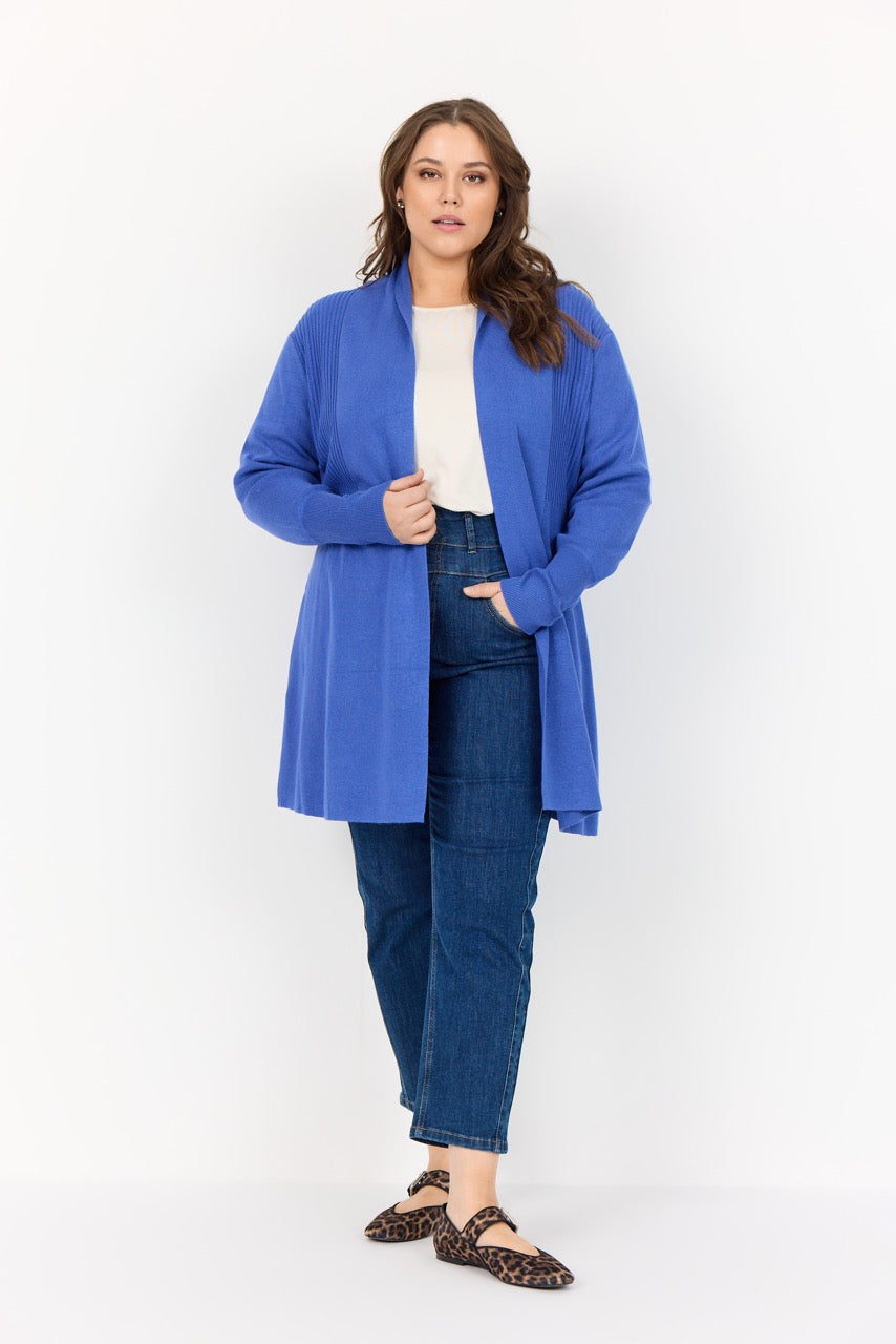 model lang blå cardigan pause size åben front. Wasabi 6422 AMPARO BLUE CARDIGAN-K WA-SAMANDA 2