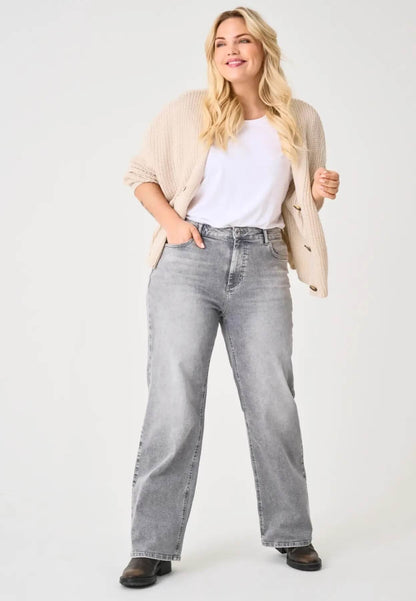 model med wide fit grå jeans ONLY Carmakoma CARWILLY Jeans Grey Denim