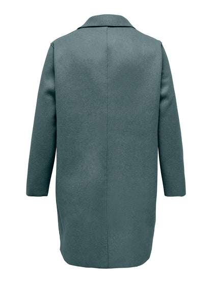 ryggen af lang jakke frakke i grøn nuance ONLY Carmakoma CARCARRIE Coat Balsam Green Melange