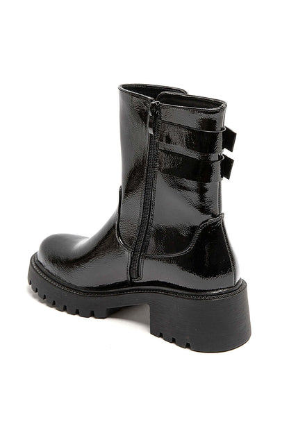 Mind by lene kort lak støvle med spænde  | Sort